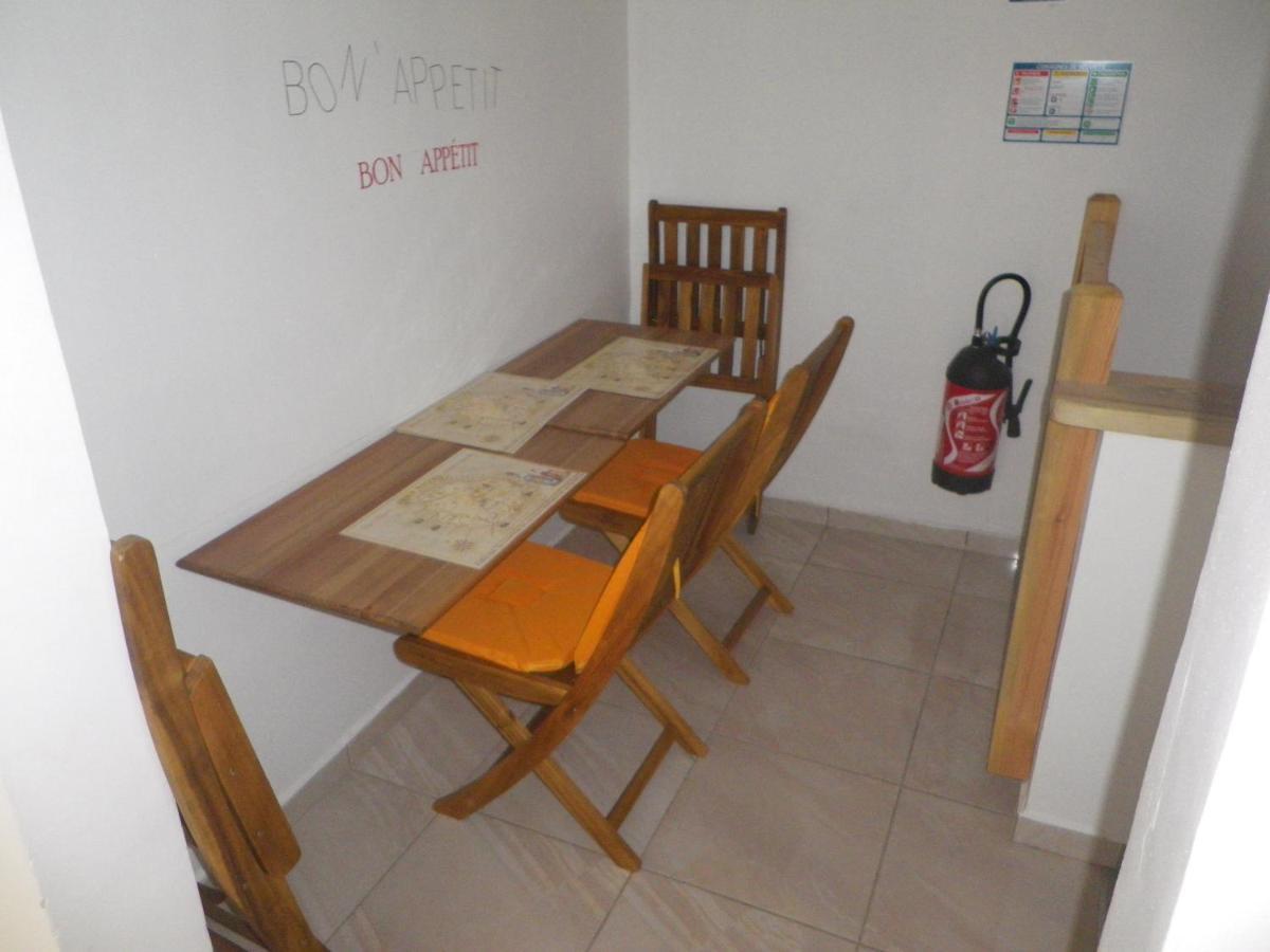 Immeuble Nebot Apartment Grand-Bourg  Bagian luar foto