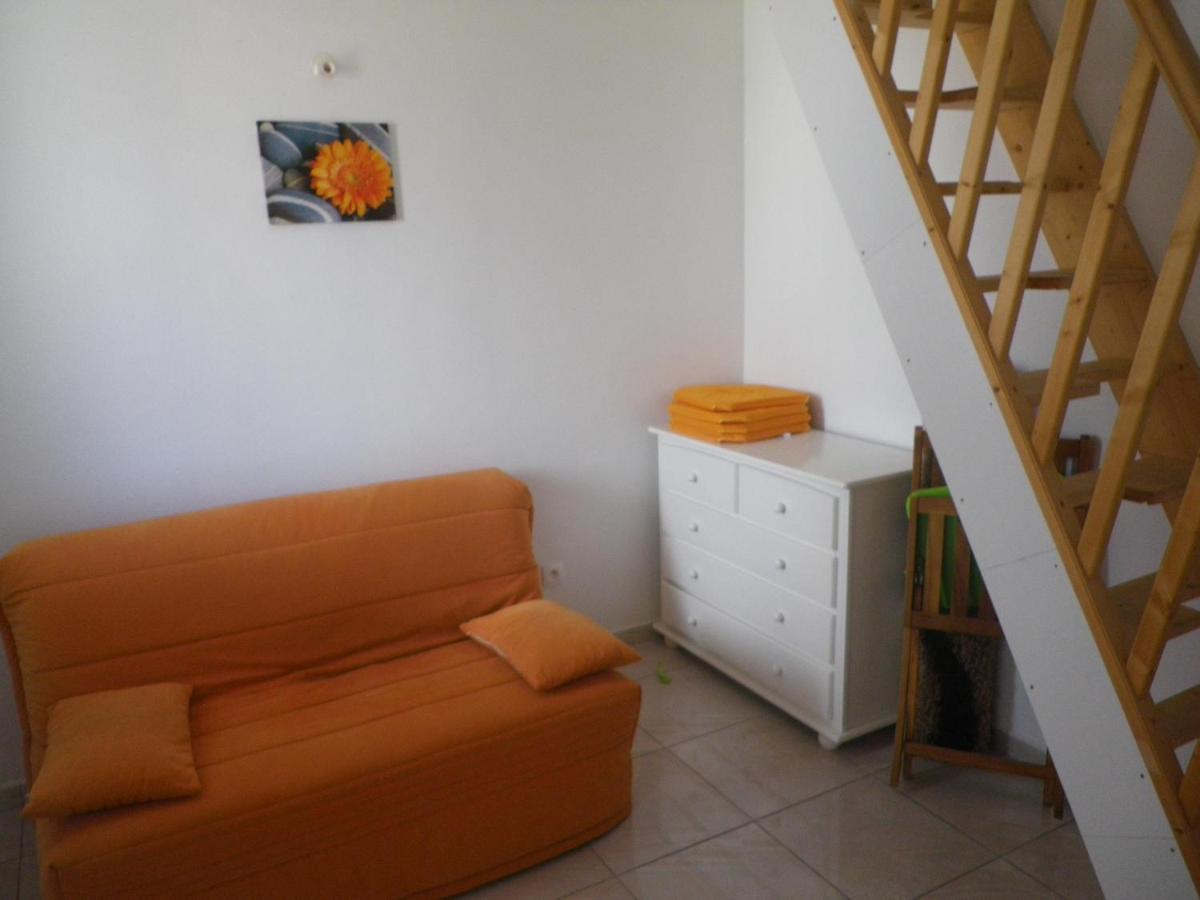 Immeuble Nebot Apartment Grand-Bourg  Bagian luar foto